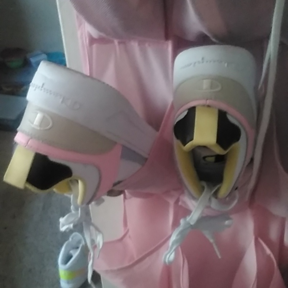 Shoes - Picture 3 of 4